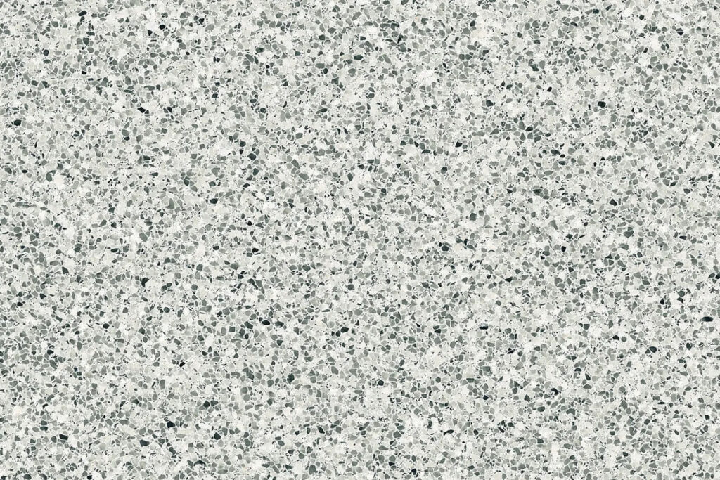 Установка памятников из мраморной крошки в Гомеле – Текстура полированного бетона на кладбище.